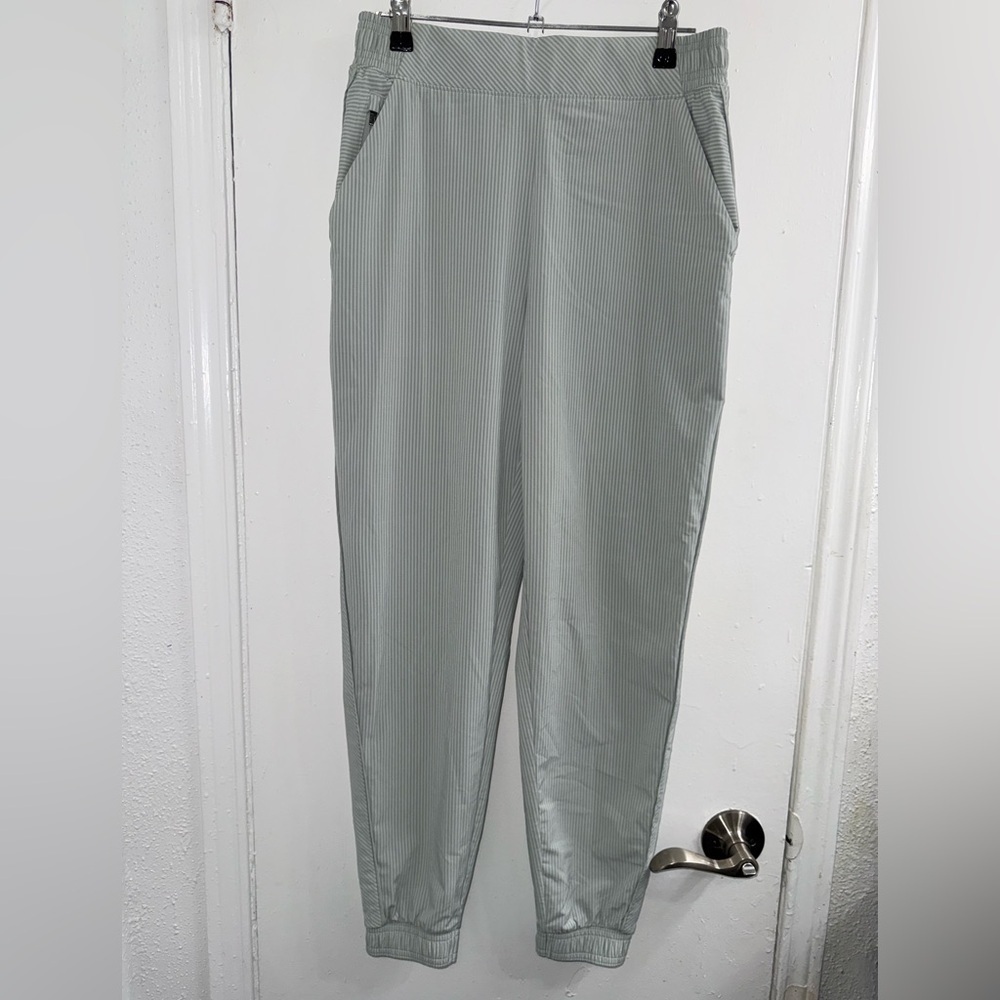 Athleta Brooklyn Textured Jogger,City
Stripe Coast Grey SIZE 6 - Picture 6 of 12